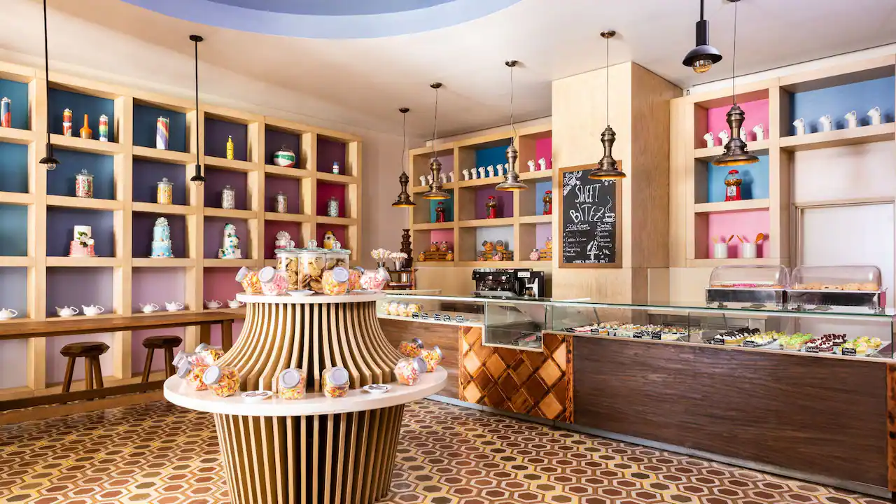 BiteZ casual dining venue at Hyatt Zilara Rose Hall featuring quick bites, fresh snacks, and a relaxed grab-and-go atmosphere.